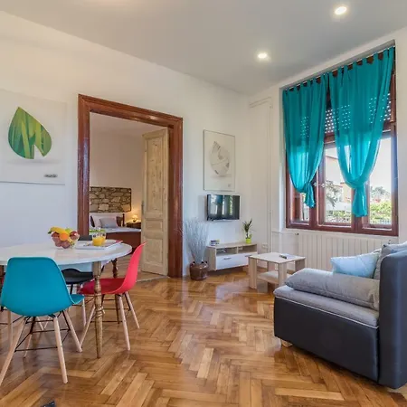 Lora Apartment *